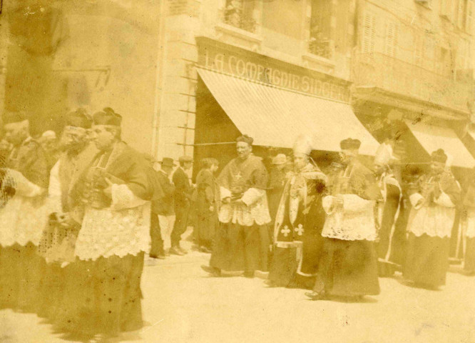 Le clergé séculier.