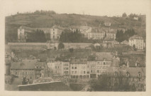 Tulle : "58. Tulle (Corrèze) - Le Lycée". On aperçoit l'ancien collège sis sur le quai de la République.