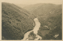 Soursac : "Gorges de la Haute-Dordogne (Corrèze-Cantal) - La Dordogne à Nauzenac - Route de Mauriac (Cantal) - Vue prise du Pic de la Mirande, Soursac (Corrèze)".