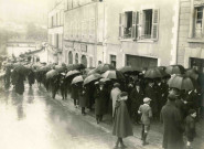 Les congressistes, rue du Lion d'Or.