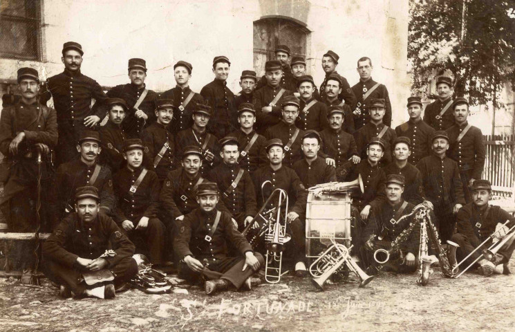 Sainte-Fortunade : fanfare.