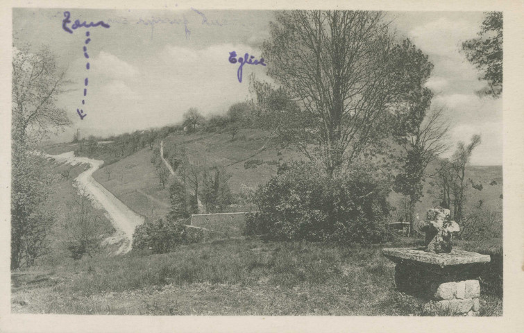 Yssandon : "4. - Yssandon (Corrèze) - Ancien monument religieux sur le faîte de la butte du Chalard".