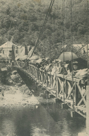 Soursac : "Corrèze - Nouzenac - Le pont". (sic)