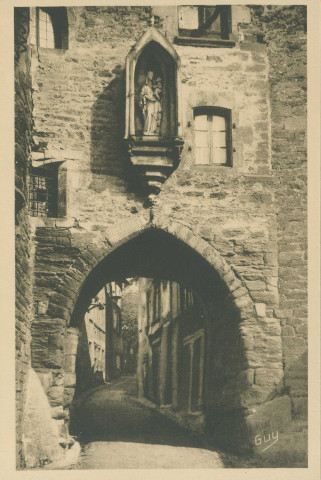 Uzerche : "108. - Uzerche (Corrèze) - La Porte Bécharie".