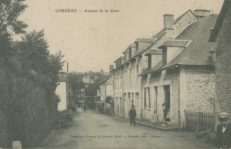 Corrèze : "Corrèze - Avenue de la gare".