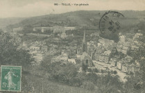 Tulle : "190. - Tulle. - Vue générale". On aperçoit des manèges installés sur la place Gambetta.