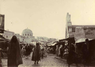 La Grande-Rue et le marché.