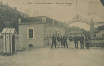 Tulle : "11. - Tulle. - Caserne de la Botte. - Entrée du quartier.".