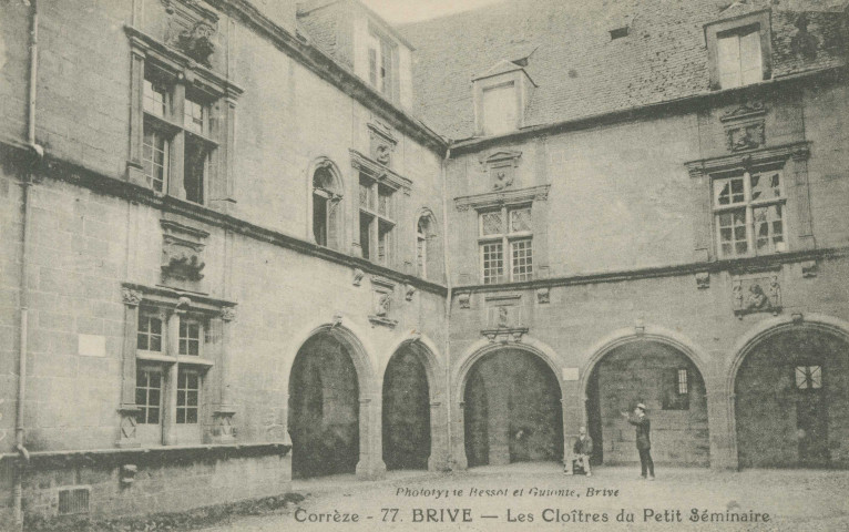 Brive-la-Gaillarde : "Corrèze - 77. Brive - Les cloîtres du petit séminaire".