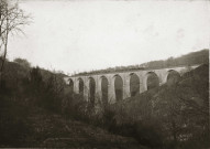 Le grand viaduc du chemin de fer.