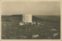 Chaumeil : "La Corrèze touristique - 74. La table d'orientation au sommet des Monédières, 911m d'alt. - Superbe panorama".
