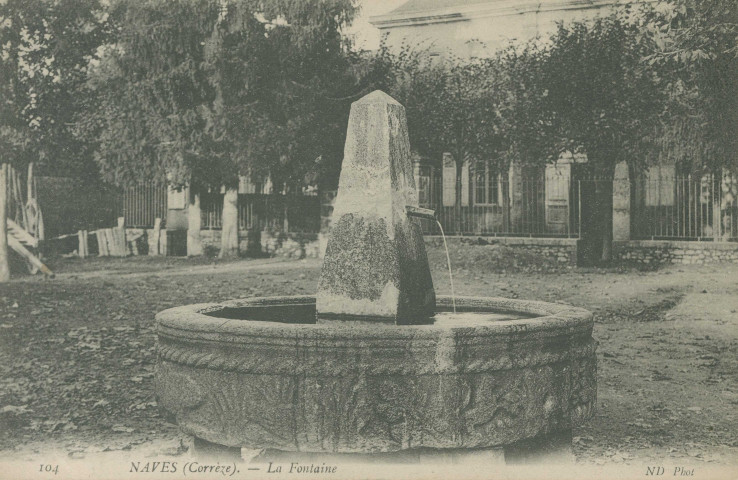 Naves : "104 Naves (Corrèze). - La fontaine".