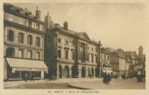Brive-la-Gaillarde : "42. - Brive. - Place de l'hôtel-de-ville".