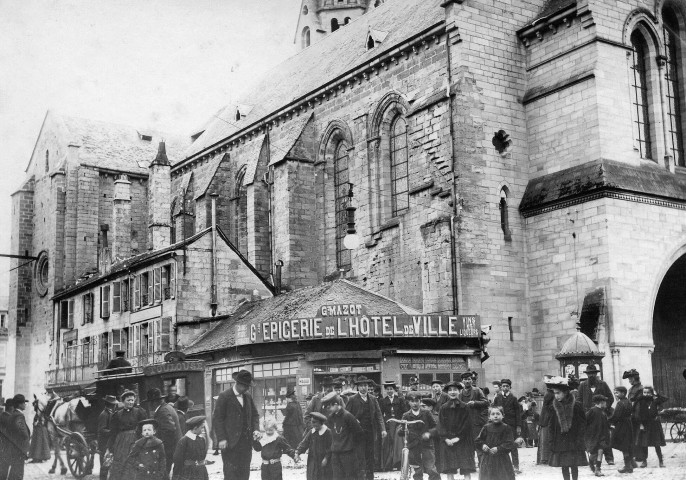 Collégiale Saint-Martin, côté nord.