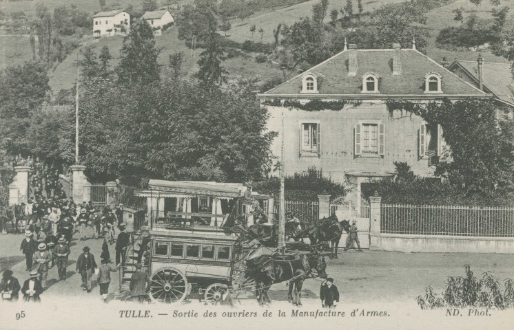 Tulle : "95 Tulle. - Sortie des ouvriers de la Manufacture d'armes.".