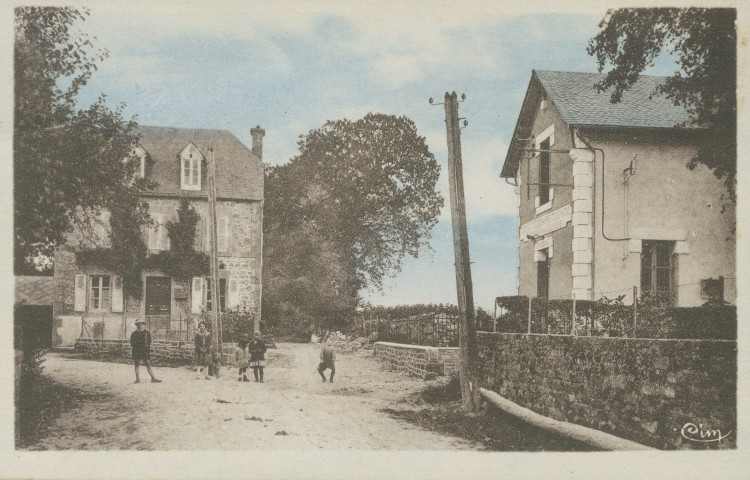 Davignac : "Davignac (Corrèze) - La poste".