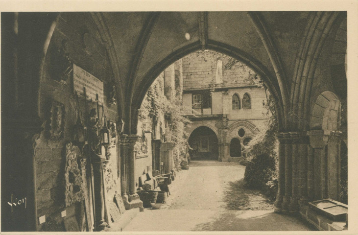Tulle : "La douce France - 726 Tulle (Corrèze) - Cloître du XIIIe siècle . Le Musée".