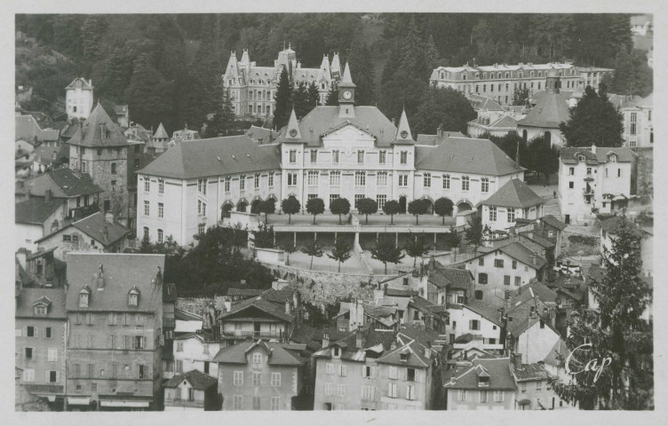 Tulle : "132 Tulle - Groupe scolaire de la Bride et la préfecture".