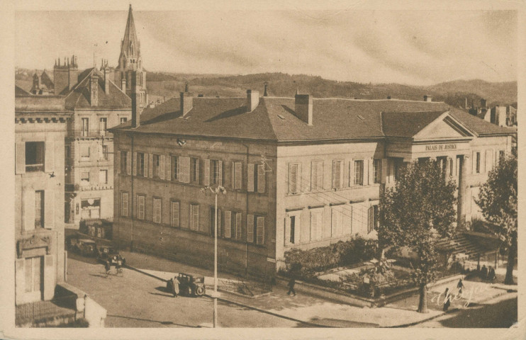 Brive-la-Gaillarde : "Brive (Corrèze) - Le palais de justice".