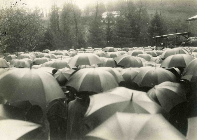 Rassemblement salle du patronage, route de Mauriac..