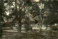 Le bassin dans le parc de la Guierle.