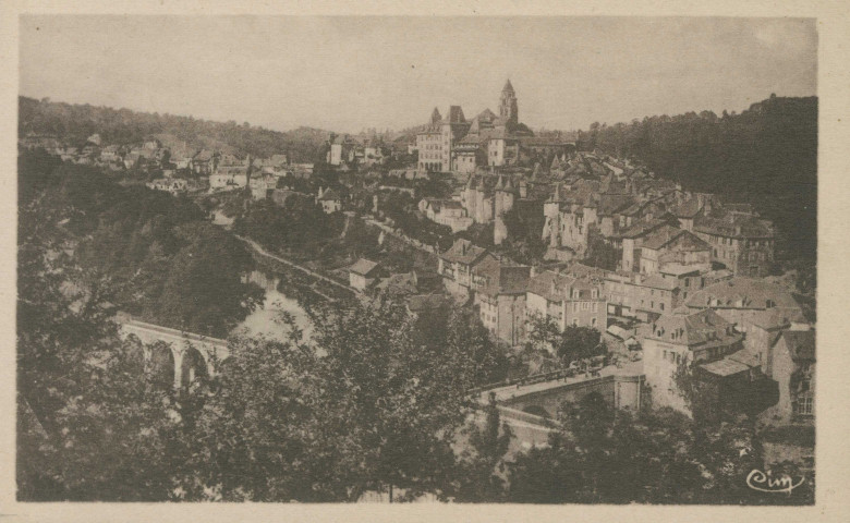 Uzerche : "Uzerche (Corrèze) - Vue générale prise de la route d'Eyburie".