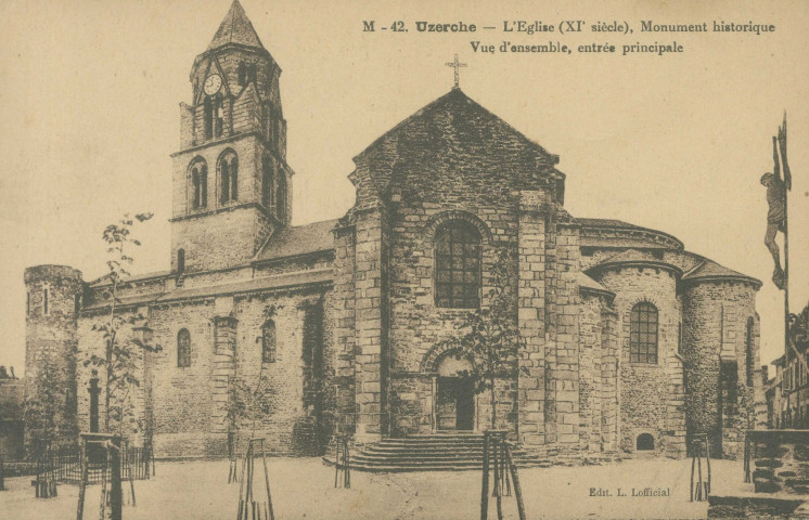 Uzerche : "M - 42. Uzerche - L'église (XIe siècle), monument historique - Vue d'ensemble, entrée principale".