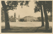 Brive-la-Gaillarde : "La douce France - 745 - Brive (Corrèze) - Place du 14 juillet et le théâtre".