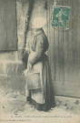 Folklore : "86. - Corrèze. - Coiffe ou barbichet du Bas-Limousin (vue de profil)". Femme portant un cabas de Beynat.