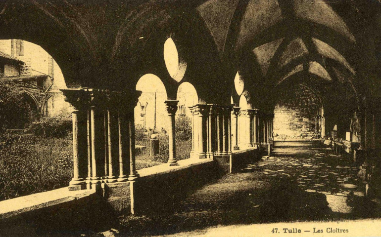 "47. Tulle - Les cloîtres".