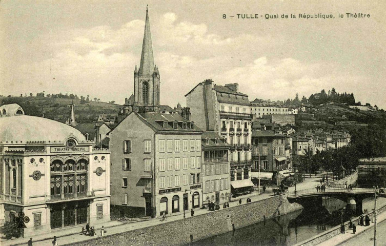 "8 - Tulle - Quai de la République, le théâtre".