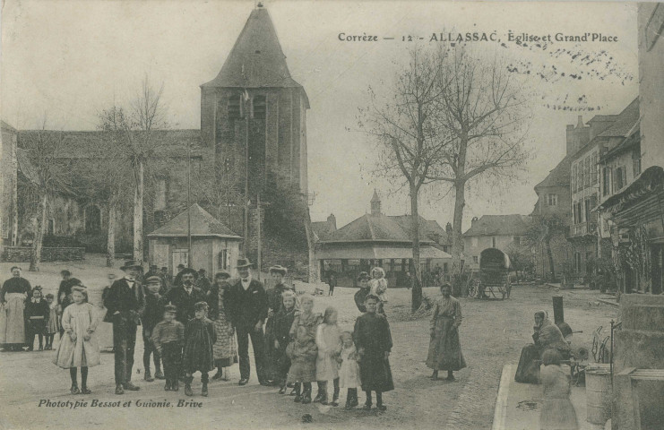 Allassac : "Corrèze - 12 - Allassac ; église et grand'place".