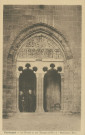 Collonges-la-Rouge : "Collonges - Le portail et son tympan (XIIe s.) - Monument Hist.".