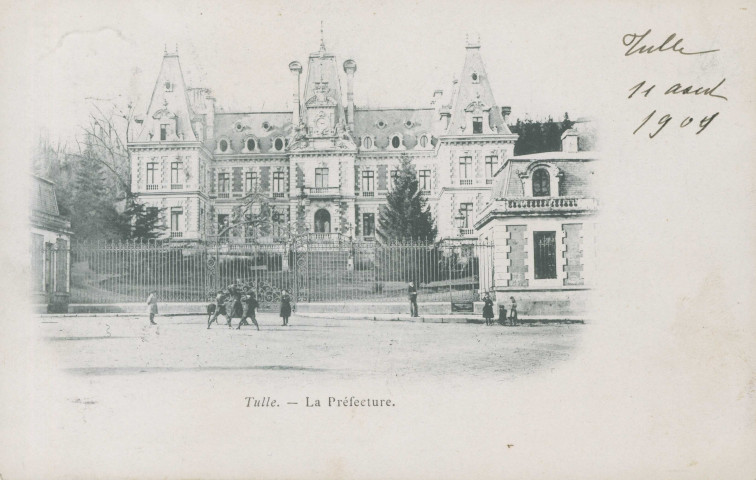 Tulle : "Tulle. - La préfecture.".