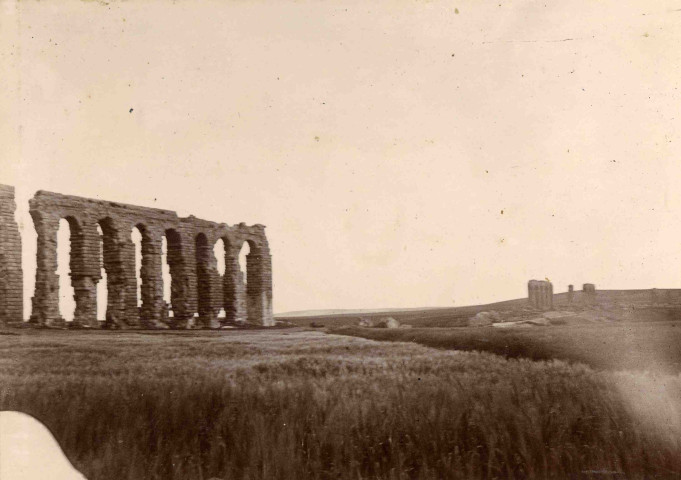 Aqueduc romain.