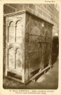 "23 Région limousine - Eglise d'Aubazine (Corrèze) - Armoire ornée d'arcatures (XIIe siècle)".