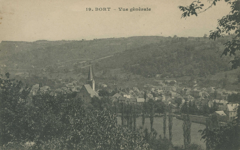 Bort-les-Orgues : "19. Bort - Vue générale".