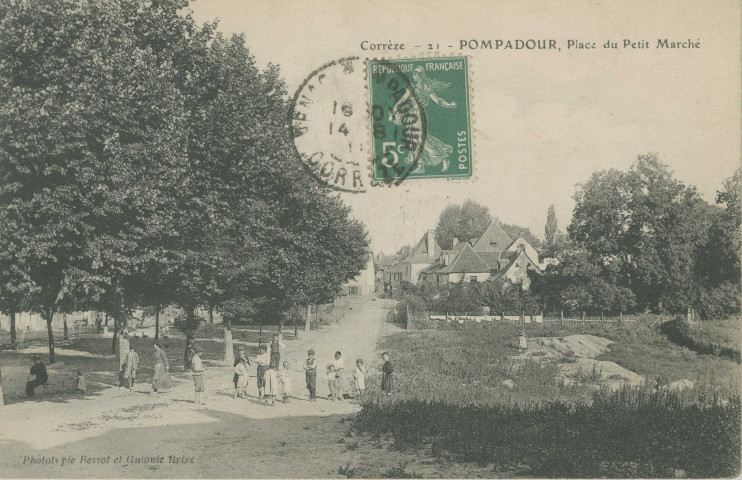 Arnac-Pompadour : "Corrèze - 21 - Pompadour, place du petit marché".