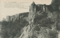Aubazine : "Corrèze - 233 - Aubazine - Le saut de la Bergère" et poème de J. de Saint-germain (On dit qu'elle revient sur le sombre rocher, La petite bergère en sa robe de toile, Que sur l'arête aiguë, aux lueurs de l'étoile, Subtile comme un rayon, transpoarent comme un voile Flotte parfois, les soirs, son fantôme léger).
