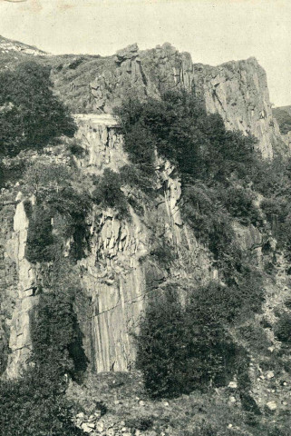 "Obazine : saut de la Bergère et gorges du Coyroux".