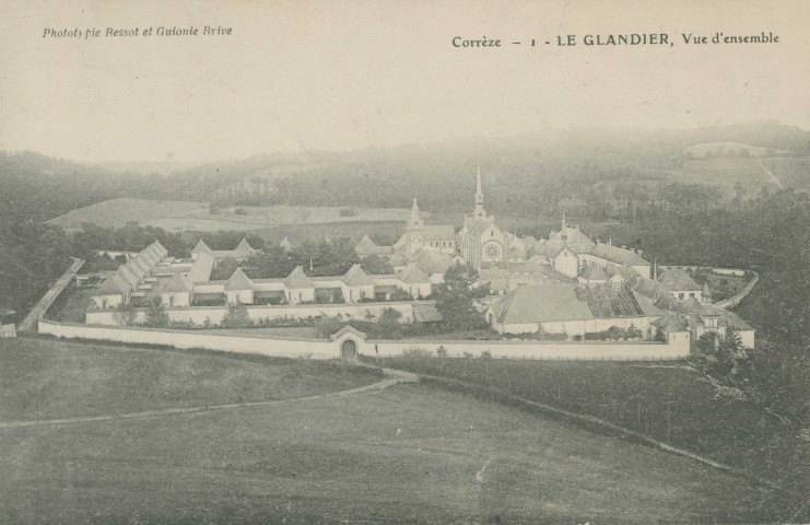 Beyssac : "Corrèze - 1 - Le Glandier, vue d'ensemble".