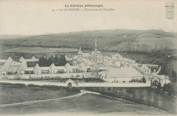 Beyssac : "La Corrèze pittoresque - 23 - Le Glandier - Chartreuse du Glandier". Blason aux armes des Comborn.