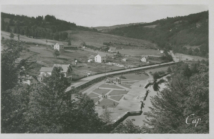 Tulle : "83 Tulle. - Vue générale sur le stade et la baignade".