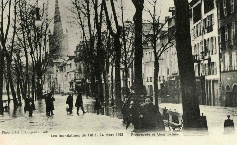 "Les inondations de Tulle, 24 mars 1912. Promenade et Quai Baluze".