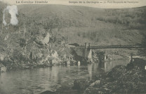 Sérandon : "La Corrèze illustrée - Gorges de la Dordogne - 12. Pont suspendu de Vernéjoux".