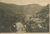 Corrèze, vallée de la Dordogne : "La Corrèze touristique - Les gorges de la Dordogne - 12 vues choisies - héliogravure de luxe "Michel" - Vue générale de Spontour, route de Tulle à Mauriac".