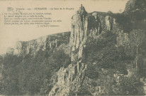 Aubazine : "Corrèze - 233 - Aubazine - Le saut de la Bergère" et poème de J. de Saint-germain (On dit qu'elle revient sur le sombre rocher, La petite bergère en sa robe de toile, Que sur l'arête aiguë, aux lueurs de l'étoile, Subtile comme un rayon, transparent comme un voile Flotte parfois, les soirs, son fantôme léger).