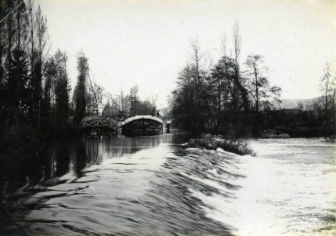 Garavet, digue sur la Vézère.