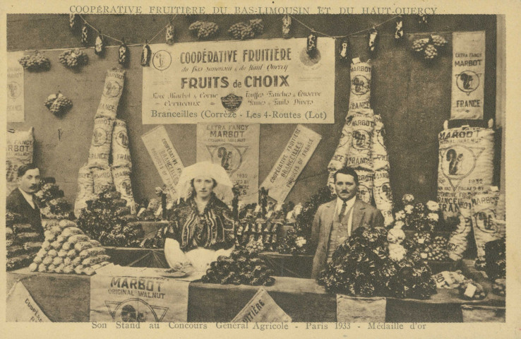 Branceilles (Les 4 Routes) : "Coopérative fruitière du Bas-Limousin et du Haut-Quercy - Son stand au concours général agricole - Paris 1933 - Médaille d'or"