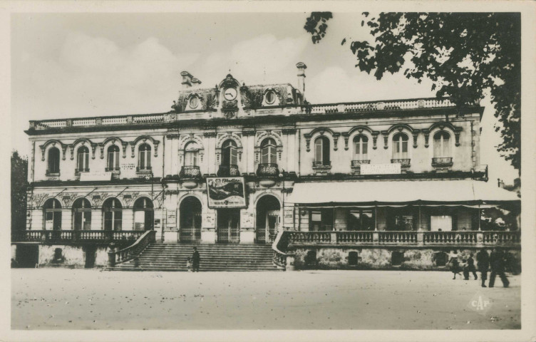 Brive-la-Gaillarde : "108 - Brive - Le théâtre".